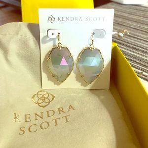 Kendra Scott Dax Earring in Iridescent Glass